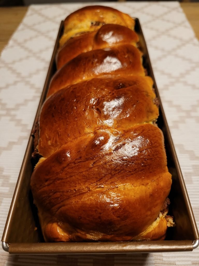 Köstlicher Klassiker der rumänischen Küche: Cozonac (Walnuss-Striezel)