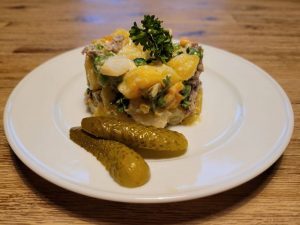 Boeuf Salat Rezept, ein klassisches rumänisches Gericht