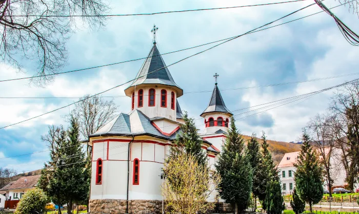 Rumänische Kirche im Dorf Rimetea Rumänische Kirche im Dorf Rimetea